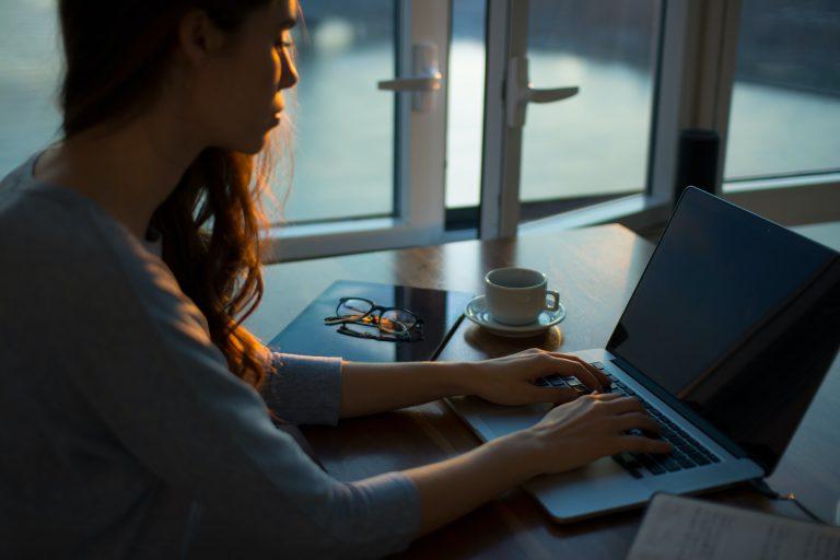 J-1 an : tout comprendre sur la nouvelle obligation de la facturation électronique 