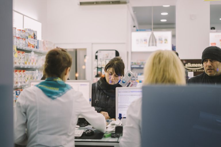 Pharmacie d’officine : la participation aux soins de premier recours